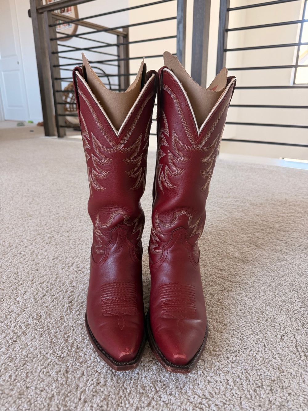 Tecovas The Annie Cowgirl Western Boots in Scarlet Cowhide - Picture 2 of 10